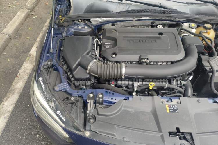 Used Buick Regal 2020 GS 28T Prestige Model Engine Bay Right