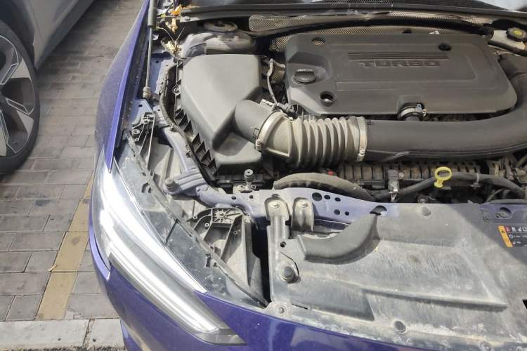 Used Buick Regal 2020 GS 28T Elite Model Engine Bay Right