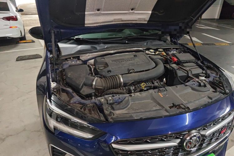 Used Buick Regal 2020 GS 28T Prestige Model Engine Bay Right