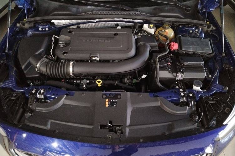 Used Buick Regal 2020 GS 28T Elite Model Engine Bay