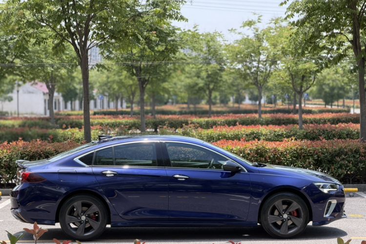 Used Buick Regal 2020 GS 28T Elite Model Exterior 6