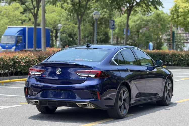 Used Buick Regal 2020 GS 28T Elite Model Exterior 8
