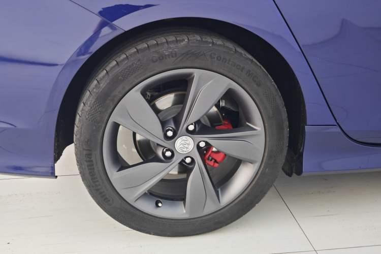 Used Buick Regal 2020 GS 28T Elite Model Exterior 9