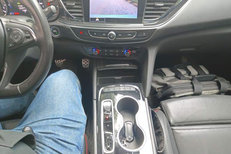 Used Buick Regal 2020 GS 28T Elite Model Gear Lever
