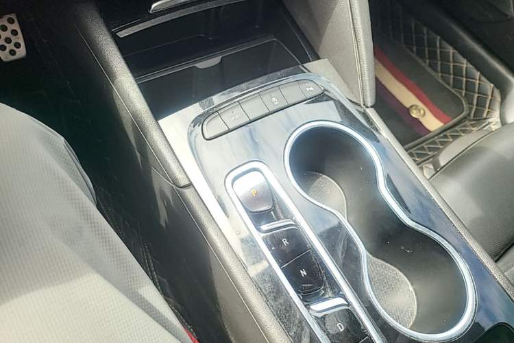Used Buick Regal 2020 GS 28T Elite Model Gear Lever