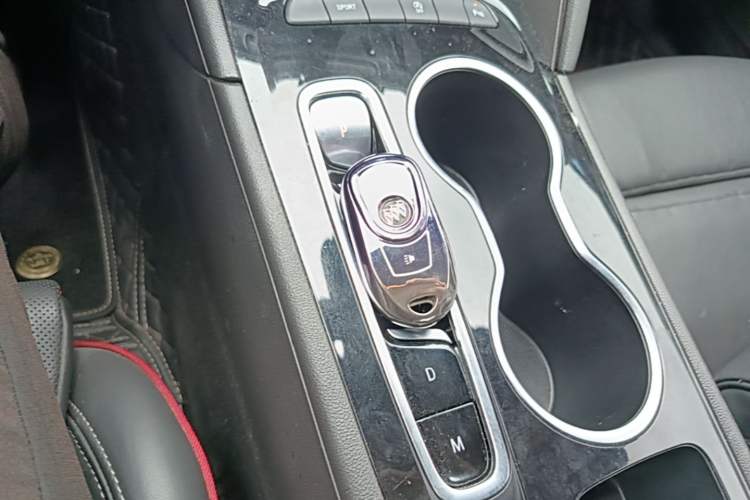 Used Buick Regal 2020 GS 28T Elite Model Gear Lever