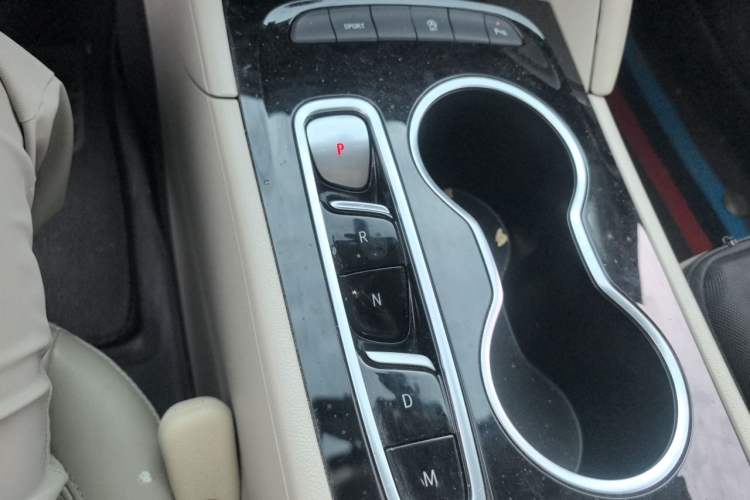 Used Buick Regal 2020 552T Elite Edition Gear Lever