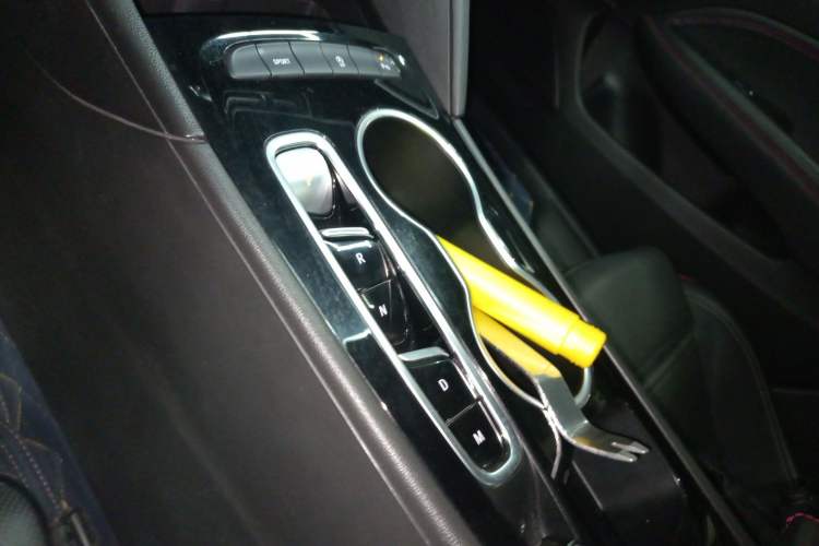 Used Buick Regal 2020 GS 28T Elite Model Gear Lever