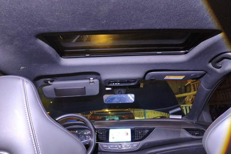 Used Buick Regal 2020 GS 28T Prestige Model Headliner