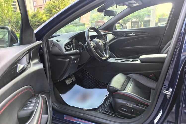 Used Buick Regal 2020 GS 28T Prestige Model Interior 2