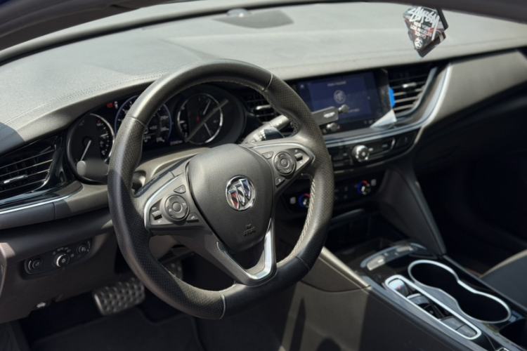 Used Buick Regal 2020 GS 28T Elite Model Interior 5