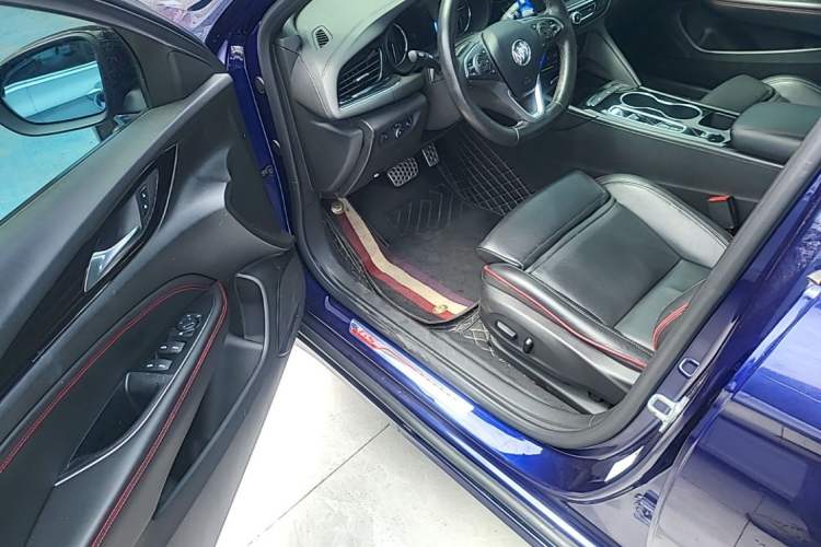 Used Buick Regal 2020 GS 28T Elite Model Left Front Seat