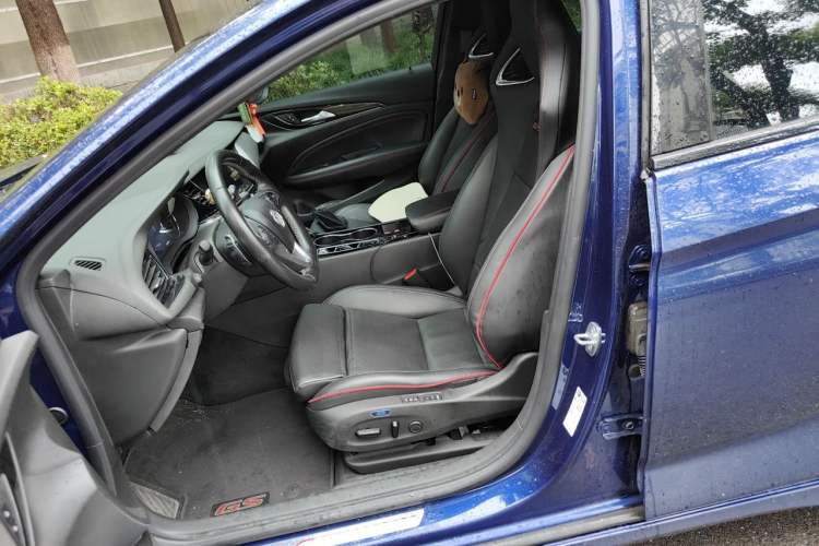 Used Buick Regal 2020 GS 28T Prestige Model Left Front Seat