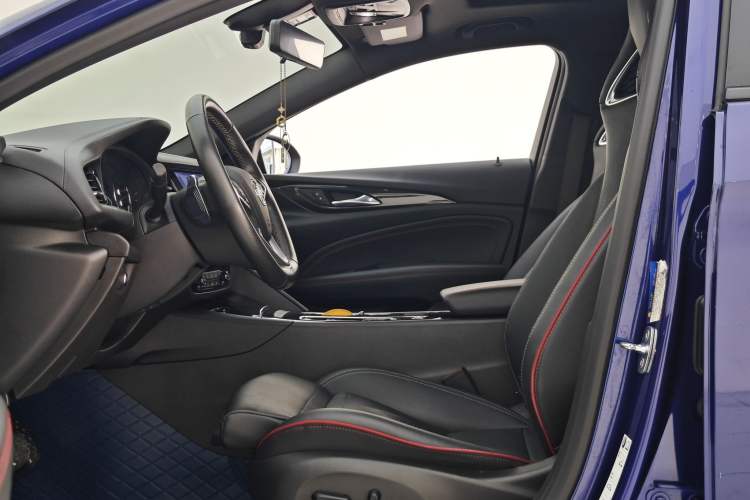 Used Buick Regal 2020 GS 28T Elite Model Left Front Seat