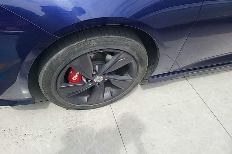 Used Buick Regal 2020 GS 28T Elite Model Left Front Wheel Hub
