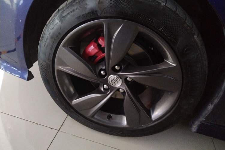 Used Buick Regal 2020 GS 28T Elite Model Left Front Wheel Hub
