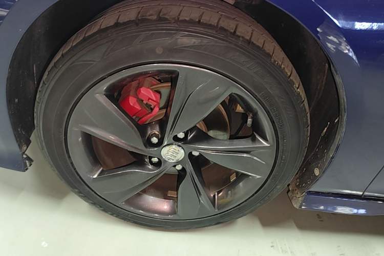 Used Buick Regal 2020 GS 28T Elite Model Left Front Wheel Hub