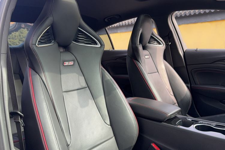 Used Buick Regal 2020 GS 28T Elite Model Right Front Seat