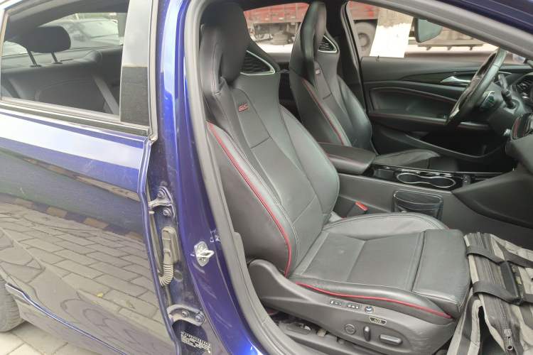 Used Buick Regal 2020 GS 28T Elite Model Right Front Seat