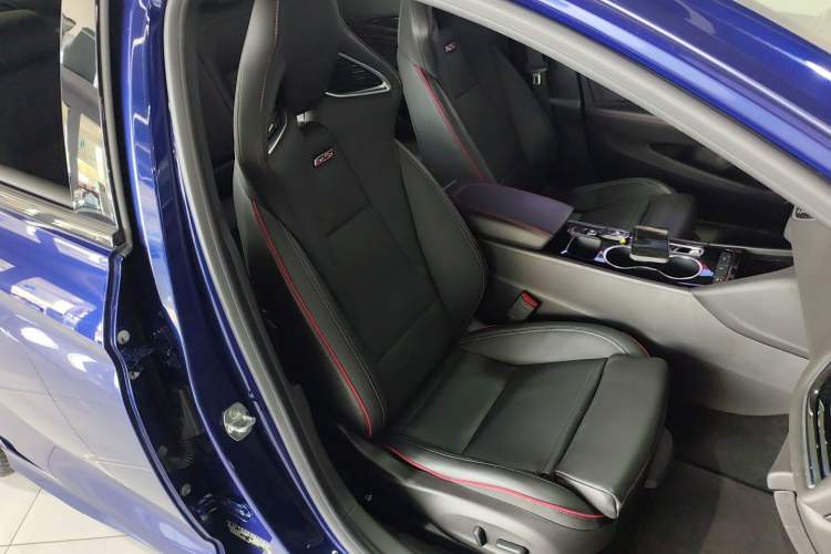 Used Buick Regal 2020 GS 28T Elite Model Right Front Seat