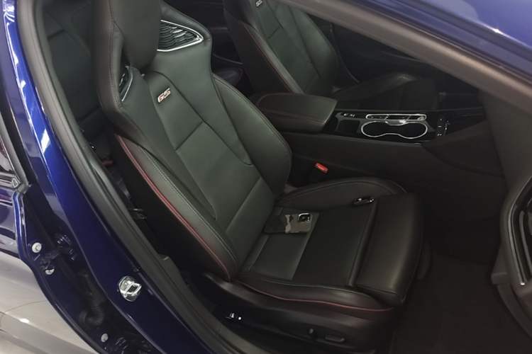 Used Buick Regal 2020 GS 28T Elite Model Right Front Seat