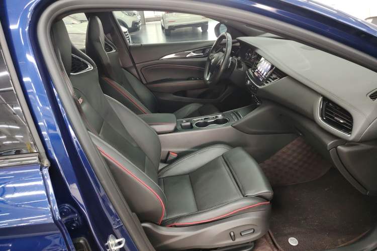 Used Buick Regal 2020 GS 28T Elite Model Right Front Seat
