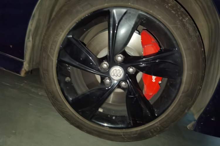 Used Buick Regal 2020 GS 28T Prestige Model Right Front Wheel Hub