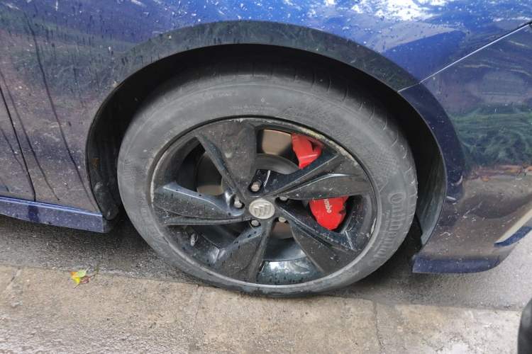 Used Buick Regal 2020 GS 28T Prestige Model Right Front Wheel Hub
