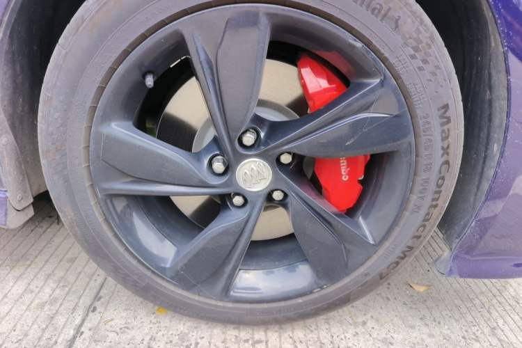 Used Buick Regal 2020 GS 28T Prestige Model Right Front Wheel Hub