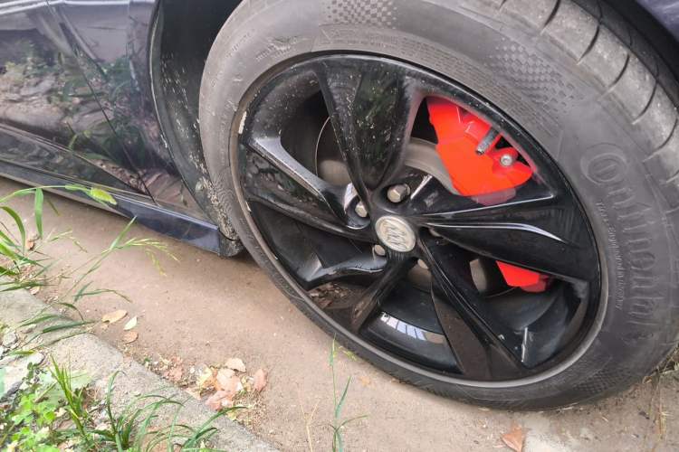 Used Buick Regal 2020 GS 28T Prestige Model Right Front Wheel Hub