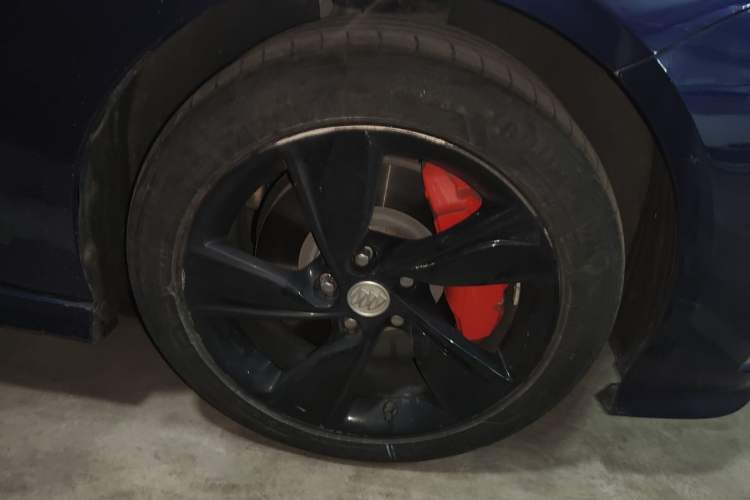 Used Buick Regal 2020 GS 28T Prestige Model Right Front Wheel Hub