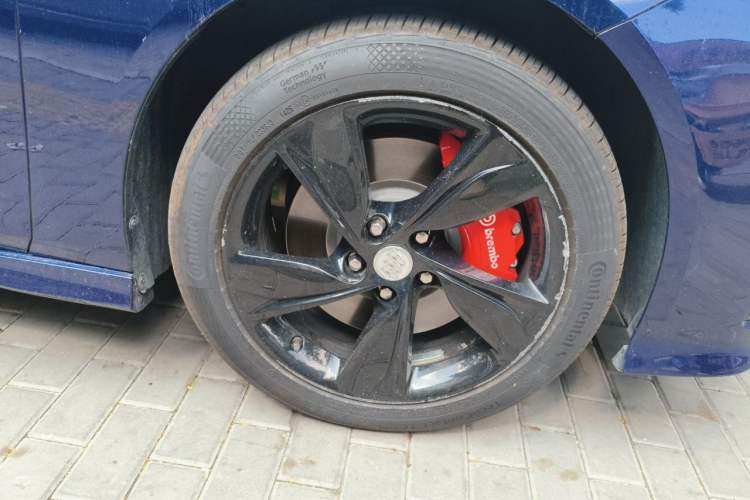 Used Buick Regal 2020 GS 28T Prestige Model Right Front Wheel Hub