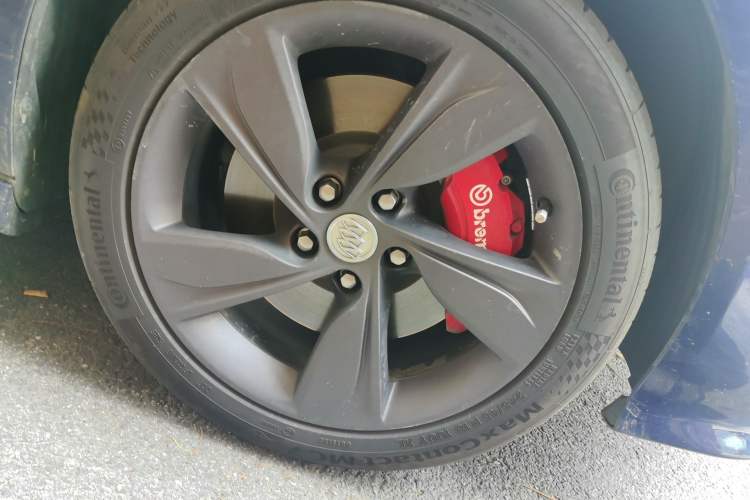 Used Buick Regal 2020 GS 28T Elite Model Right Front Wheel Hub