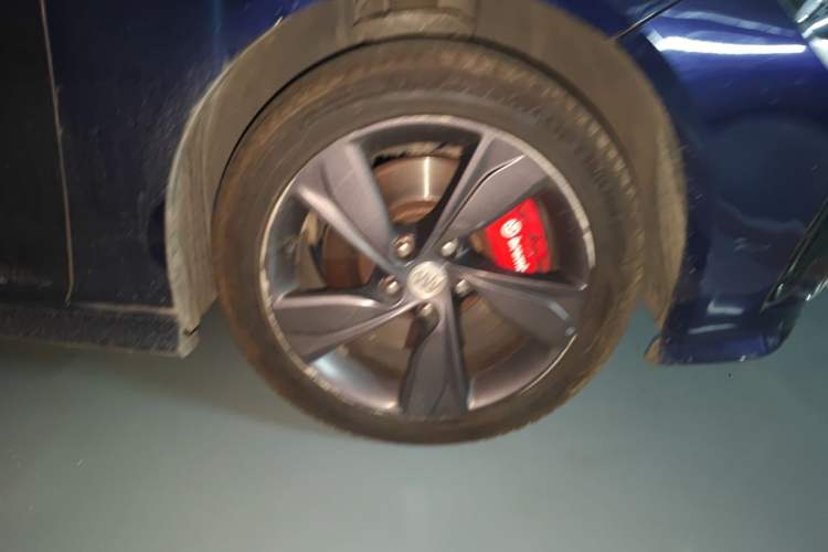 Used Buick Regal 2020 GS 28T Elite Model Right Front Wheel Hub