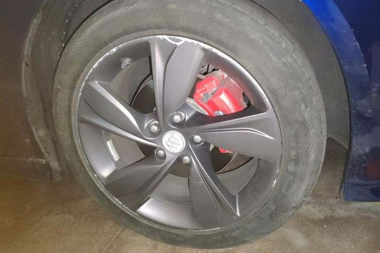 Used Buick Regal 2020 GS 28T Elite Model Right Front Wheel Hub