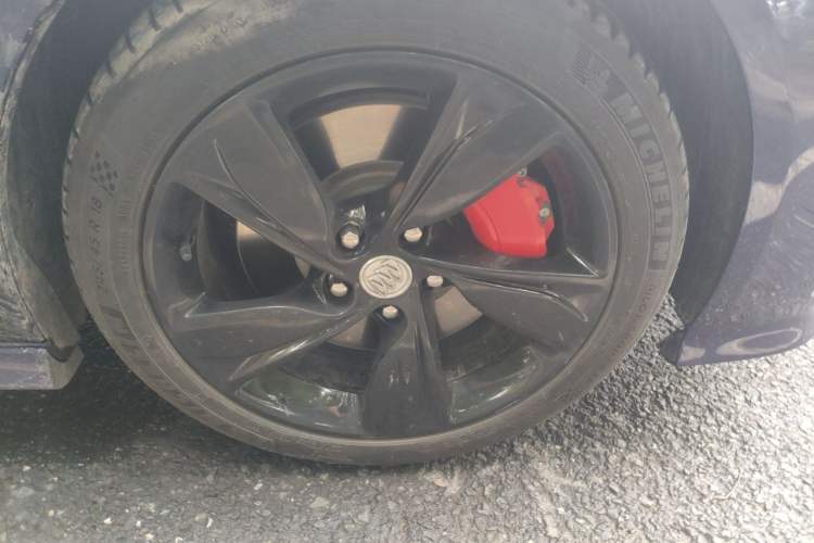 Used Buick Regal 2020 GS 28T Prestige Model Right Front Wheel Hub