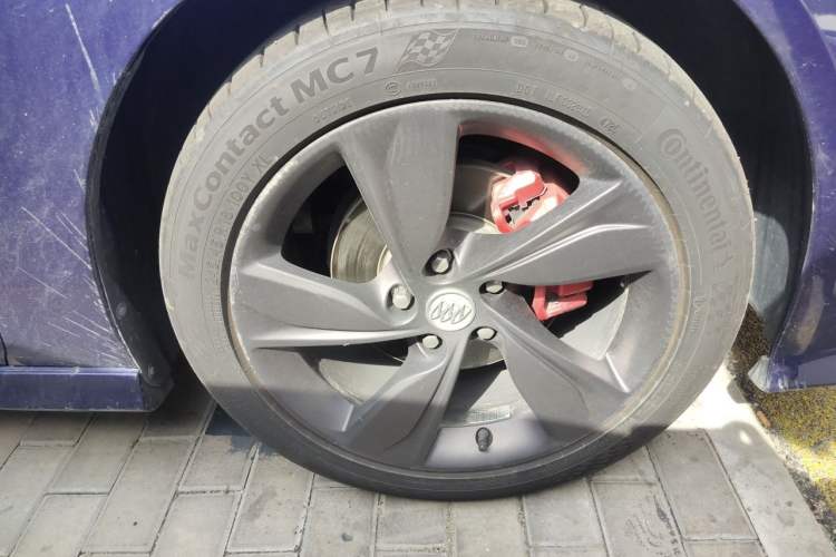 Used Buick Regal 2020 GS 28T Elite Model Right Front Wheel Hub