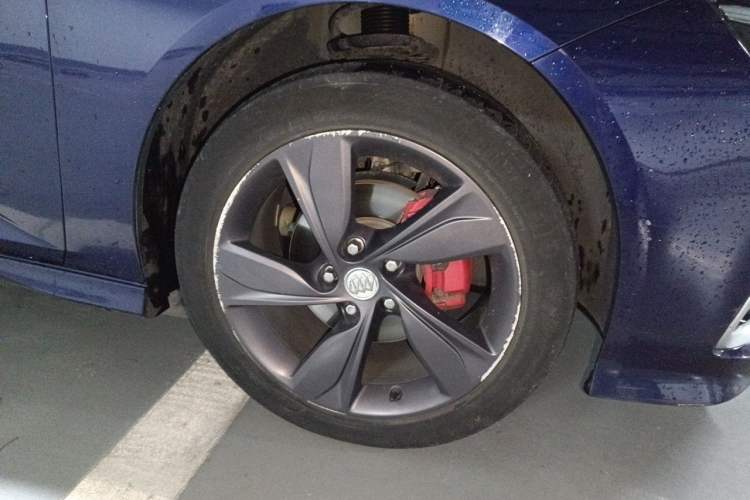 Used Buick Regal 2020 GS 28T Elite Model Right Front Wheel Hub