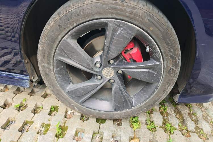 Used Buick Regal 2020 GS 28T Elite Model Right Front Wheel Hub
