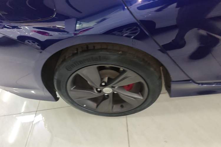 Used Buick Regal 2020 GS 28T Elite Model Right Rear Wheel Hub
