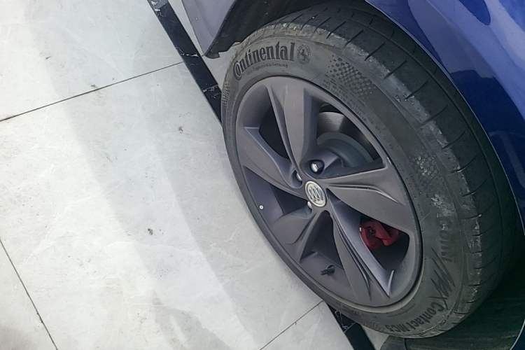 Used Buick Regal 2020 GS 28T Elite Model Right Rear Wheel Hub