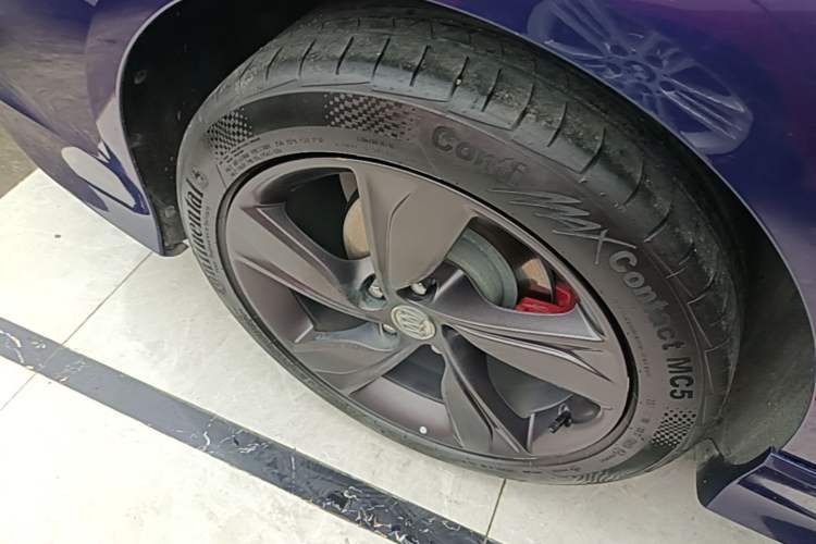 Used Buick Regal 2020 GS 28T Elite Model Right Rear Wheel Hub