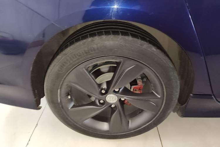 Used Buick Regal 2020 GS 28T Elite Model Right Rear Wheel Hub