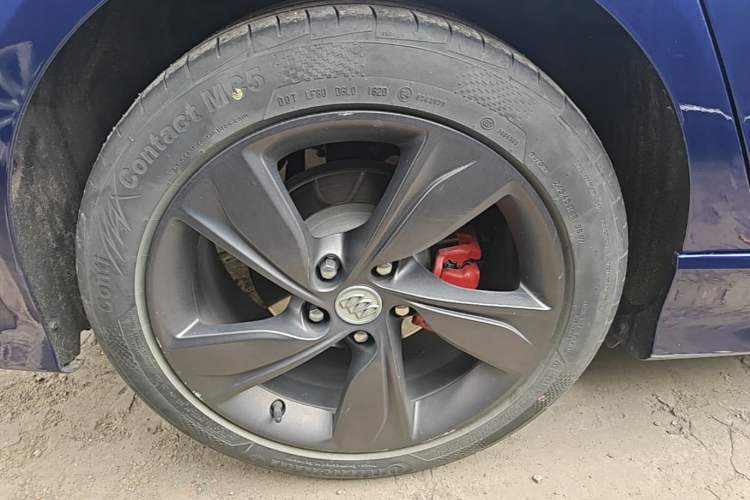 Used Buick Regal 2020 GS 28T Elite Model Right Rear Wheel Hub