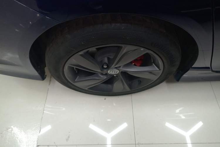 Used Buick Regal 2020 GS 28T Elite Model Right Rear Wheel Hub