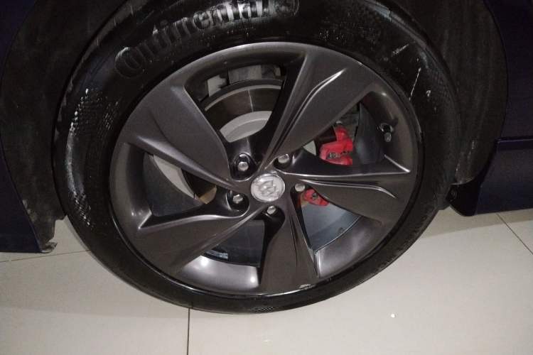 Used Buick Regal 2020 GS 28T Elite Model Right Rear Wheel Hub