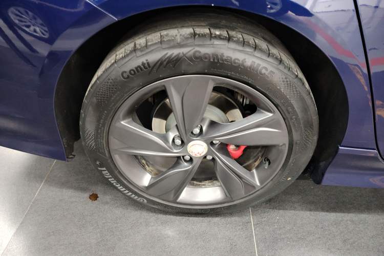 Used Buick Regal 2020 GS 28T Elite Model Right Rear Wheel Hub