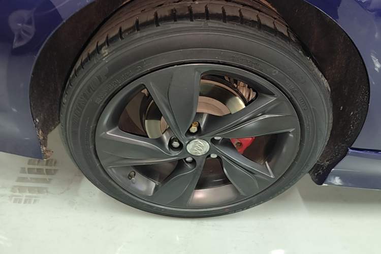 Used Buick Regal 2020 GS 28T Elite Model Right Rear Wheel Hub
