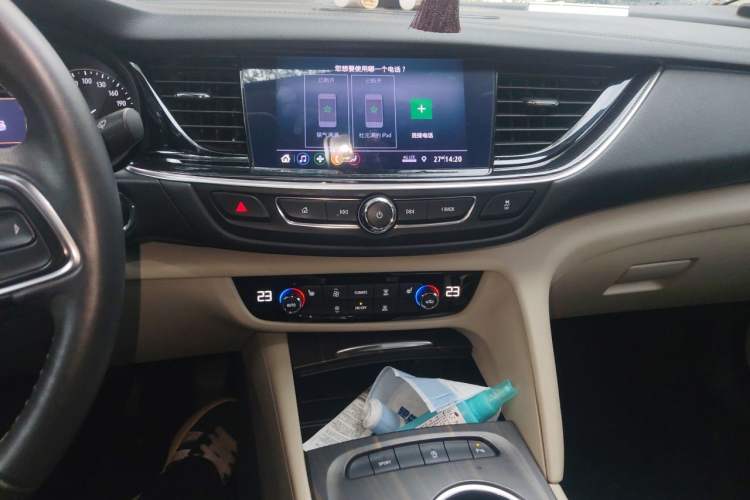Used Buick Regal 2020 552T Elite Edition Audio And AC Panel
