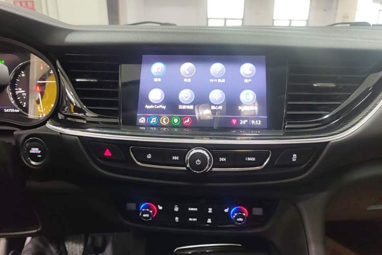 Used Buick Regal 2020 552T Luxury Version Audio And AC Panel
